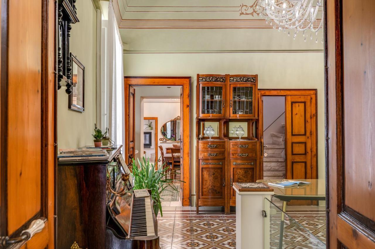 Palazzo Stunis - Dimora Di Charme Bed and Breakfast Ostuni Exteriör bild