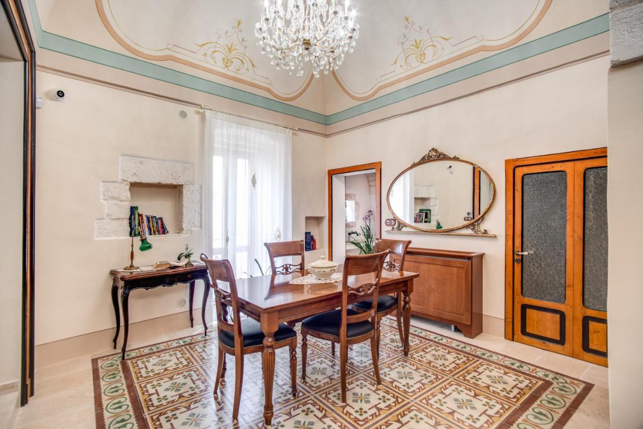 Palazzo Stunis - Dimora Di Charme Bed and Breakfast Ostuni Exteriör bild