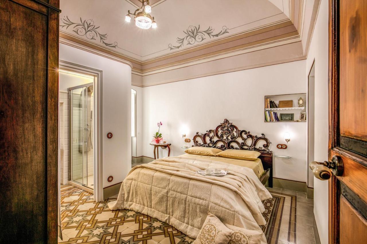 Palazzo Stunis - Dimora Di Charme Bed and Breakfast Ostuni Exteriör bild