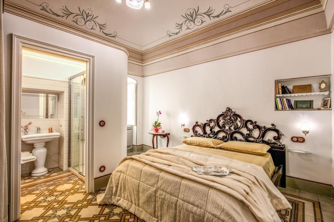 Palazzo Stunis - Dimora Di Charme Bed and Breakfast Ostuni Exteriör bild