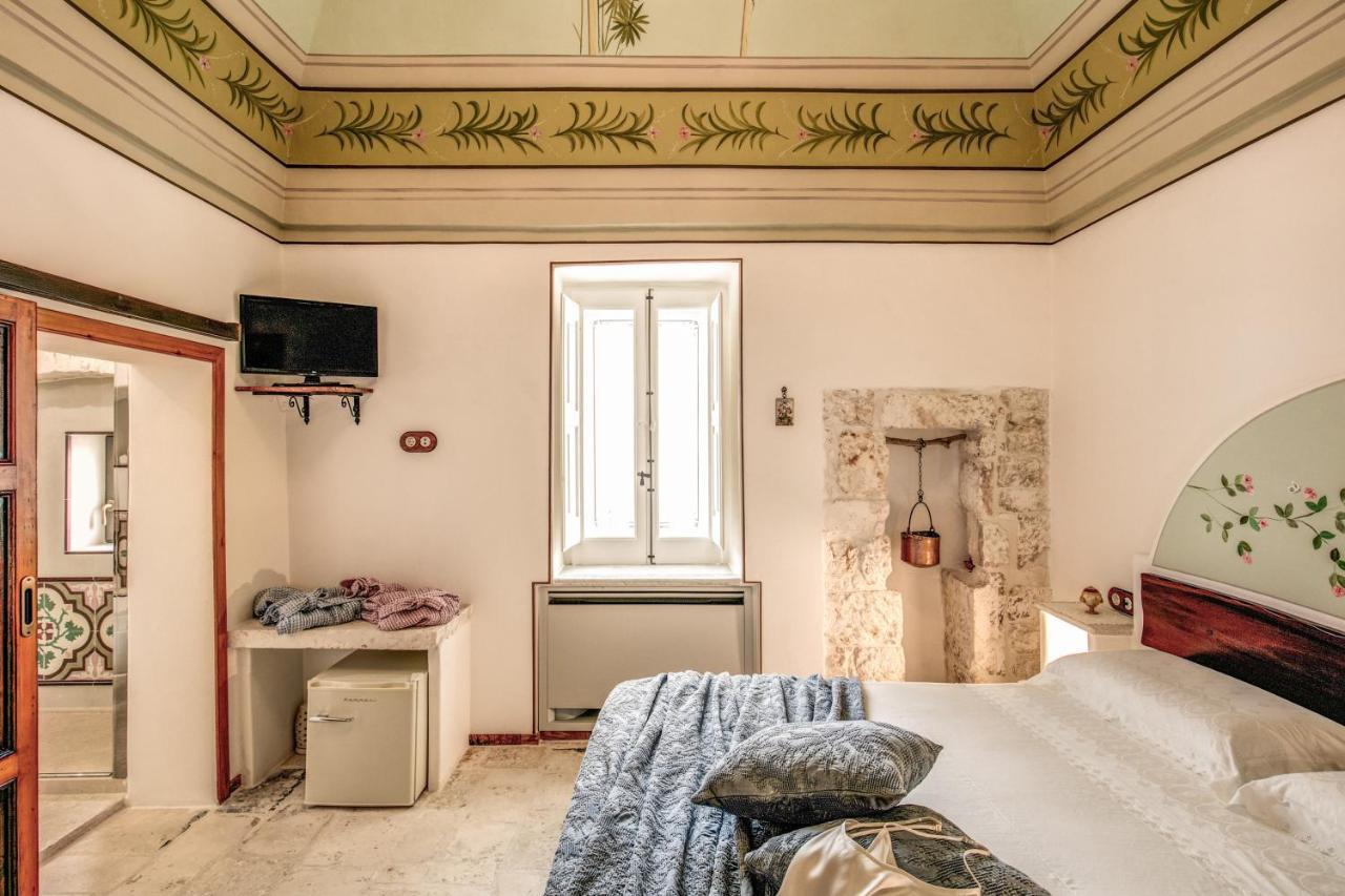 Palazzo Stunis - Dimora Di Charme Bed and Breakfast Ostuni Exteriör bild