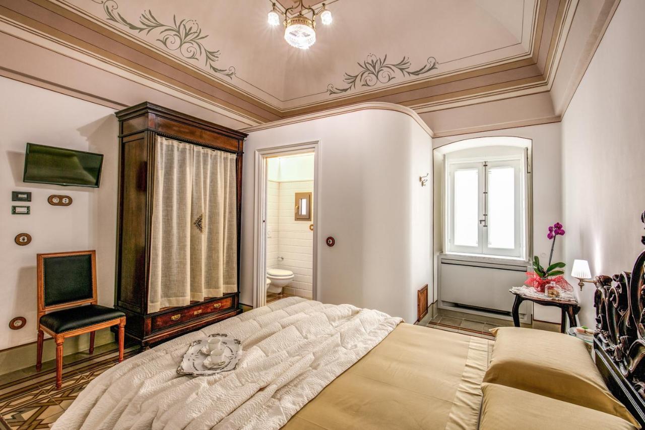 Palazzo Stunis - Dimora Di Charme Bed and Breakfast Ostuni Exteriör bild