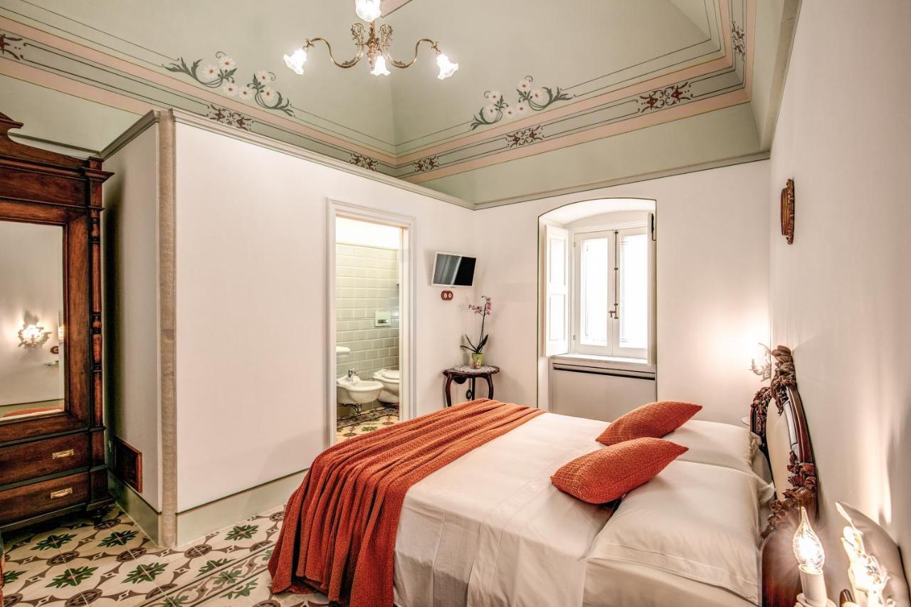 Palazzo Stunis - Dimora Di Charme Bed and Breakfast Ostuni Exteriör bild